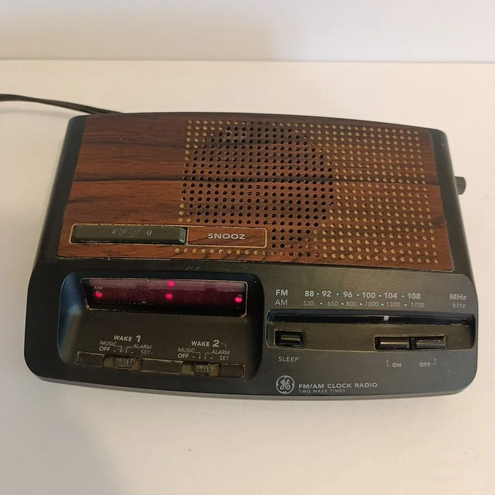 Vtg GE General Electric AM/FM Dual Alarm Clock Radio Model 7-4621A Tested Works‎